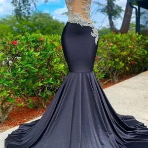 Elegant Black Sleeveless Strapless Applique Mermaid Prom Dress for Special Occasions