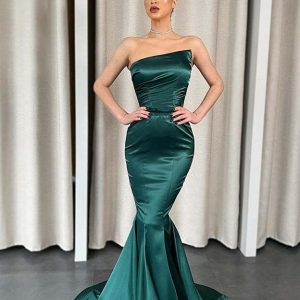 Stunning Dark Green Strapless Mermaid Evening Gown for Formal Occasions and Prom