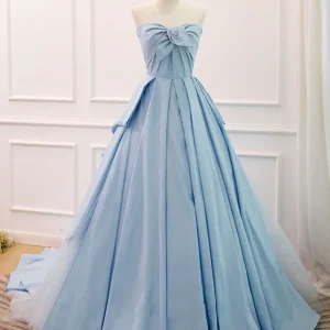 Himmelsblå axelbandslös balklänning Ruched balklänning högtidlig klänning