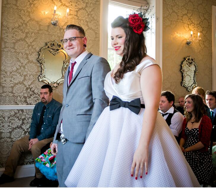 1950-talet Plus Size Vintage Polka Dot Kort Bröllopsklänning - Bild 3