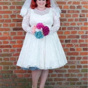 1950-talsstil spets korta vintage bröllopsklänningar Plus Size med ärmar