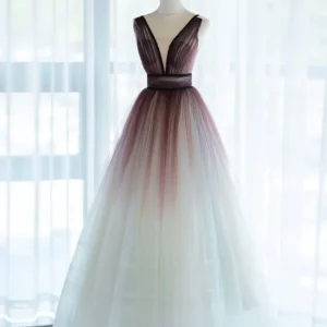 Plunge V-hals Tyll Romantisk högtidsklänning Ombre balklänning