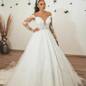 Elegant Sweetheart A-Line Tulle Wedding Dress with Long Lace Sleeves