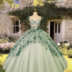 A-linjeformad grön tyll quinceañera balklänning med spetsapplikationer