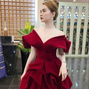 Vinröd Satin A-linjeformad Bara Axlar Homecoming Balklänning Ärmlös Cocktailklänning