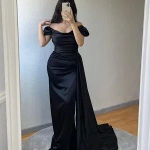 Satin Volang Off-Shoulder Slida Golvlång Balklänning