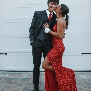 Röd paljettlång balklänning ärmlös dragkedja