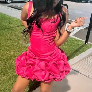 Ärmlös satinklänning för homecoming med inbyggd BH