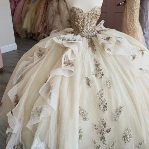 Quinceanera tyllbalklänning med spetsapplikation och korsettrygg