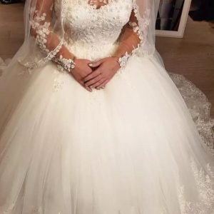 Elegant Long Sleeve A-Line Tulle Wedding Dress Sweetheart Neckline Gown
