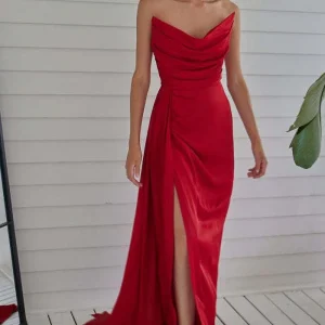 Red Strapless Prom Dress for Women Pleated Mermaid Design Evening Gown