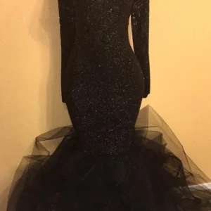 Elegant Black Mermaid Prom Dress with Sleeves - Sequin Tulle Formal Gown for Plus Size