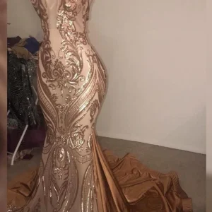 Stunning Halter V-Neck Sequin Mermaid Prom Dress for Elegant Evening Events