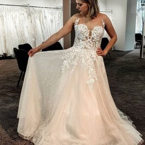 Elegant A-Line Backless Wedding Dress with Tulle Lace Floor Length Gown
