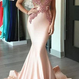 Elegant Pink Mermaid Evening Gown with Delicate Lace Appliques and Fluted Hem