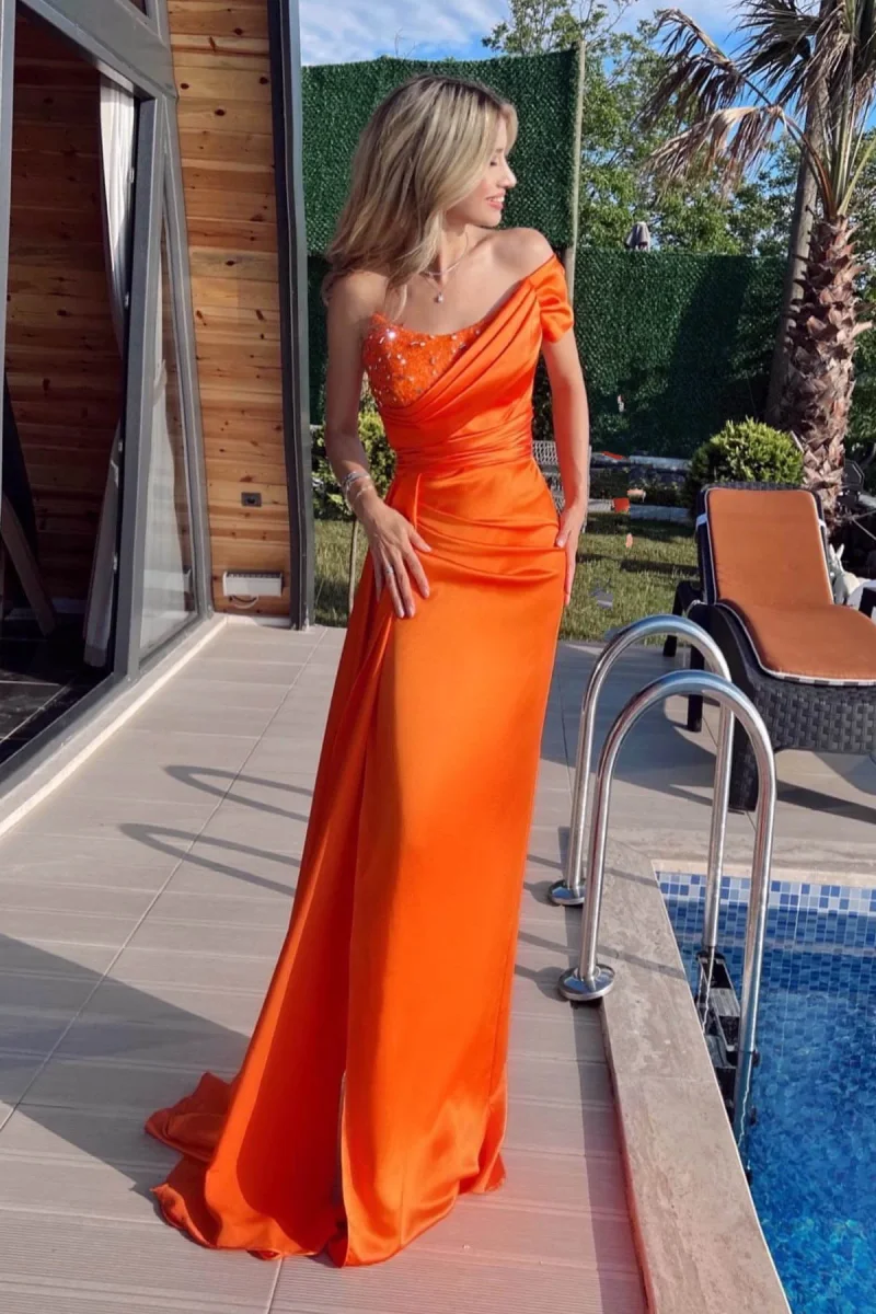 Elegant Orange One-Shoulder Mermaid Prom Dress with Beaded Ruffles and Split - Bild 2