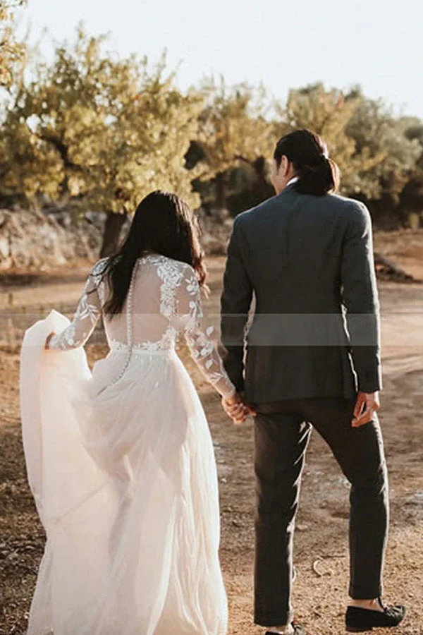 Elegant A-Line Lace Long Sleeve Wedding Dress with Sweep Train and Scoop Neck - Bild 4