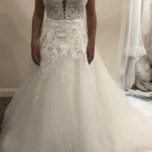 Elegant Lace Tulle A-Line Sleeveless Backless Wedding Dress Bridal Gown