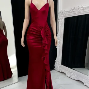 Elegant Burgundy Spaghetti Strap Prom Dress with Pleated Side Slit Design