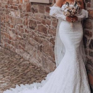 Hjärtformad sjöjungfruklänning med spetsbubbelärmar och släp