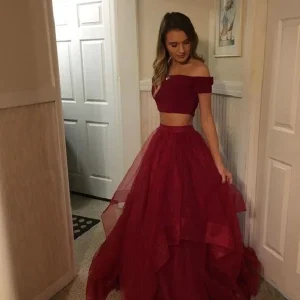 Burgundy Off Shoulders Långa tvådelade balklänningar i 8:e klass