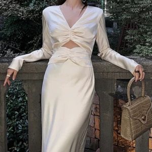 Casual vintage sidenbröllopsklänning med lång ärm