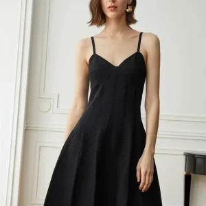 Klassisk unik liten svart klänning