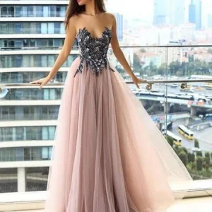 Grå/grå Unik balklänning i tyll lång