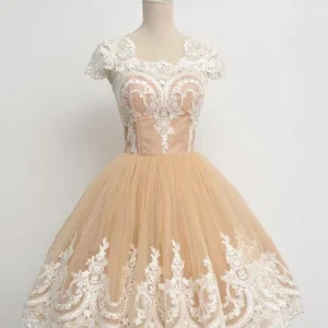 Champagne Vintage 50-tal kort balklänning med vita spetsapplikationer