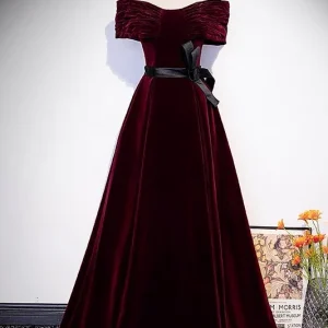 Off Shoulders Burgundy Velvet balklänning
