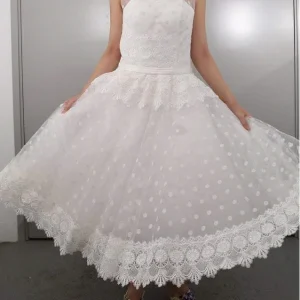 Retrostil Fantastisk prickig 1950-talsstil Modest Tea Längd Bröllopsklänning