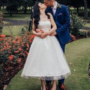 Rockabilly Strapless Vintage inspirerad 1950-talsstil Polka Dot Bröllopsklänning