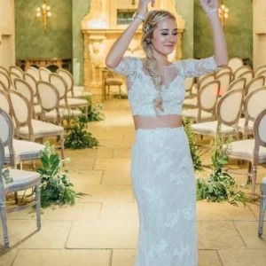 Rustik långärmad spets i två delar bröllopsklänning Crop Top med domstol tåg