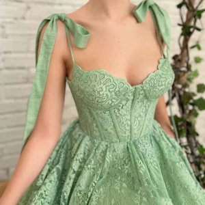 Sage Green Tea Längd Spetskorsett Bröllopsgästklänning Balklänning