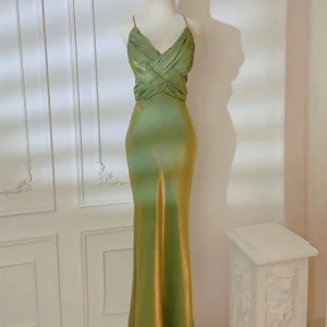 Halvformell Sage Green Klänning för bröllopsgäster