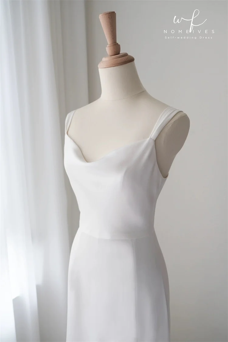 Simple Cowl Neck Slip Wedding Dress - Bild 3