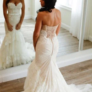 Axelbandslös spets sjöjungfru Tiered bröllopsklänningar för kurviga kvinnor WS080