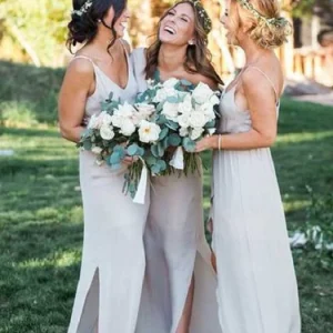 Sommar Rustik Boho Flowy Brudtärnklänningar med slits FS045