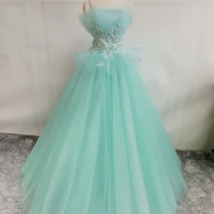 Fairytale Axelbandslös Mintgrön Balklänning i tull Balklänning