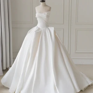 Unik hertiginna satin axelbandslös balklänning Bröllopsklänning Balklänningar för bröllop