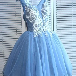 Elegant Blue V-Neck Lace-Up Mini Homecoming Dress with Cap Sleeves and Appliques