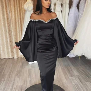 Elegant Black Long Sleeves Applique Pleated Evening Gown with Sweetheart Neckline