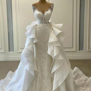 Sjöjungfruklänning med hjärtformad spets och applikationer och avtagbart släp