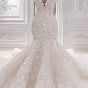 Elegant V-Neck Ruffle Floor-Length Mermaid Wedding Dress with Exquisite Lace Appliques