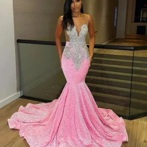 Luxurious Tulle Mermaid Prom Dress with Shoulder Straps and Beaded Details