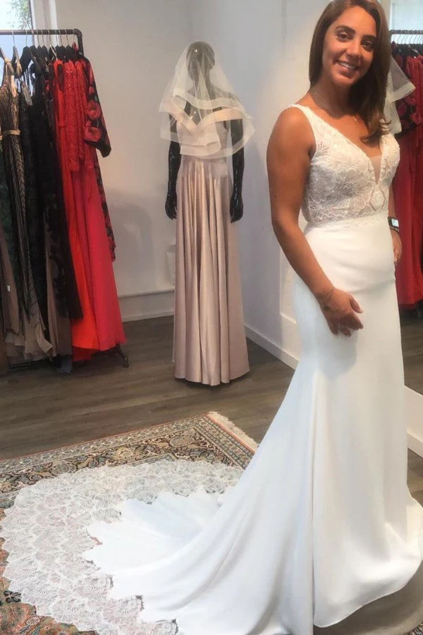 Elegant V-Neck Open Back Spaghetti Strap Mermaid Wedding Gown with Lace Appliques - Bild 2