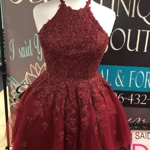 Elegant Halter Neck Backless Short Burgundy Lace Prom Dress for Homecoming