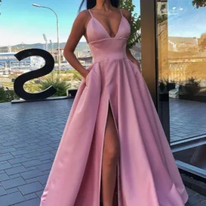 Elegant Pink Sweetheart Spaghetti Strap Prom Dress with High Split Design