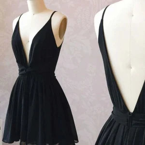 Simple A-Line V-Neck Black Short Prom Homecoming Dress